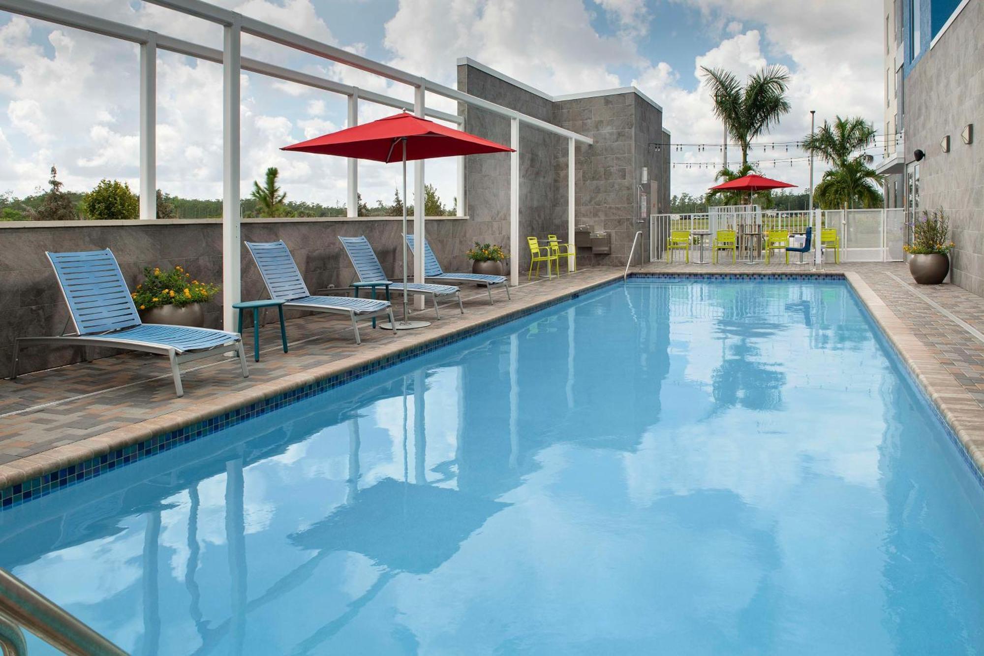 Home2 Suites By Hilton Fort Myers Airport 外观 照片